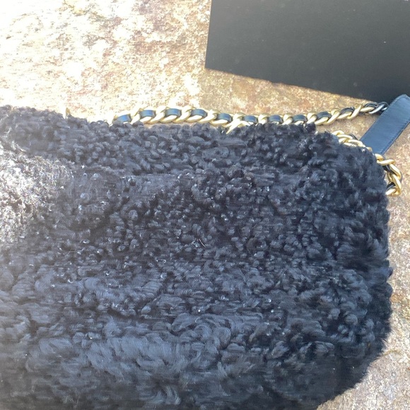 🖤 Rare Sherpa/ shearling authentic CHANEL 19 chain large bag / purse 🖤 - Picture 8 of 17